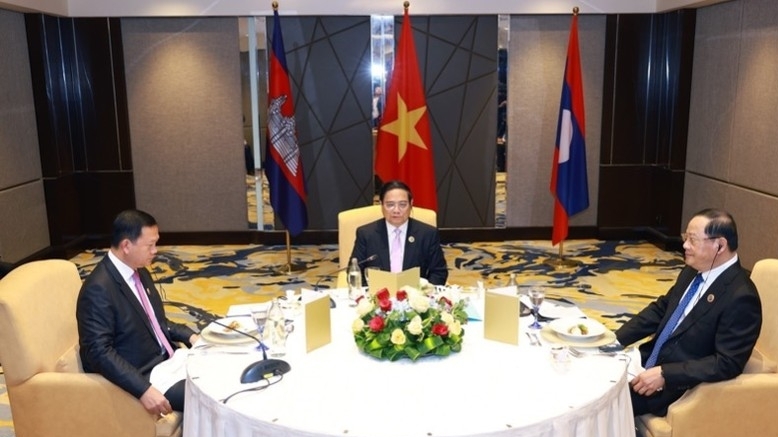 Vietnam, Cambodia, Laos Prime Ministers hold working breakfast on occasion of 46th ASEAN Summit in Kuala Lumpur