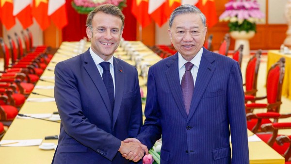 General Secretary To Lam welcomes President Emmanuel Macron, emphasizing multifaceted cooperation with France