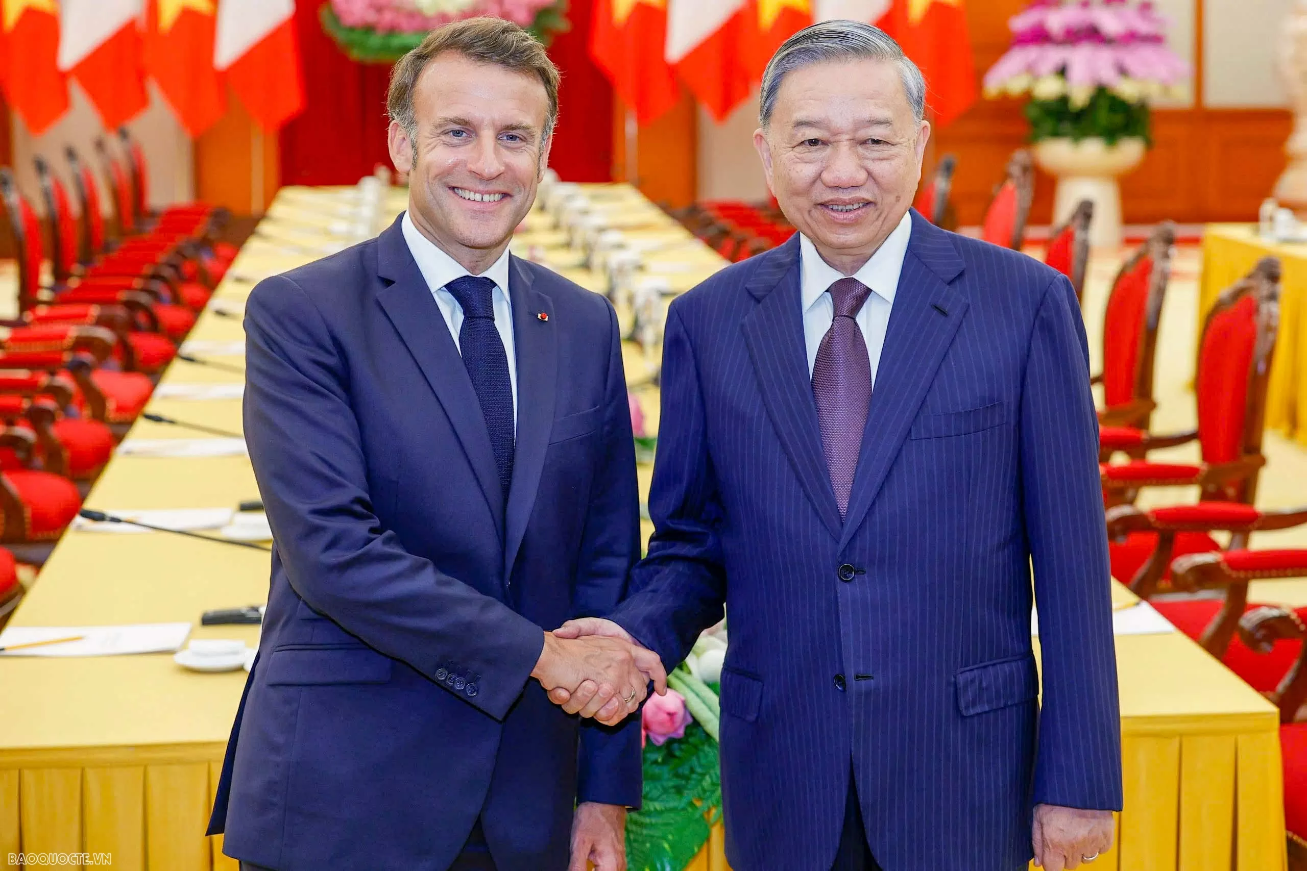 Vietnam treasures multifaceted collaboration with France: Party chief