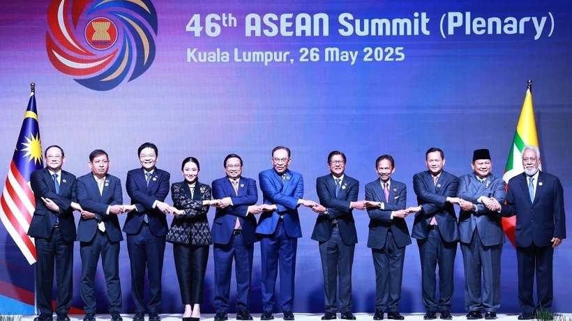 46th ASEAN Summit: PM Pham Minh Chinh joined leaders of ASEAN member countries and Timor-Leste in a closed-door session
