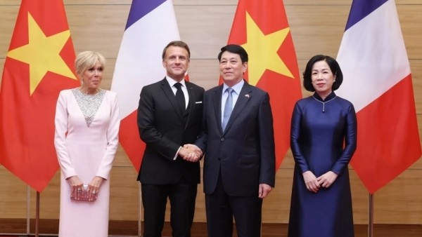 President Luong Cuong hosts banquet for French President Emmanuel Macron in Hanoi