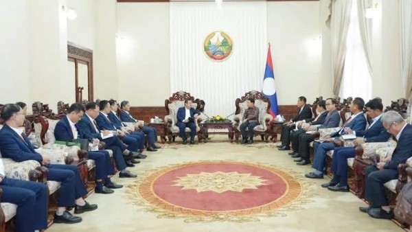 Vinachem reports on potash mine project to Lao Deputy Prime Minister Saleumxay Kommasith
