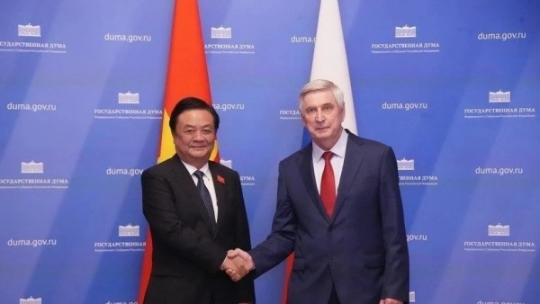 Vietnamese and Russian legislators hold talks to enhance parliamentary cooperation