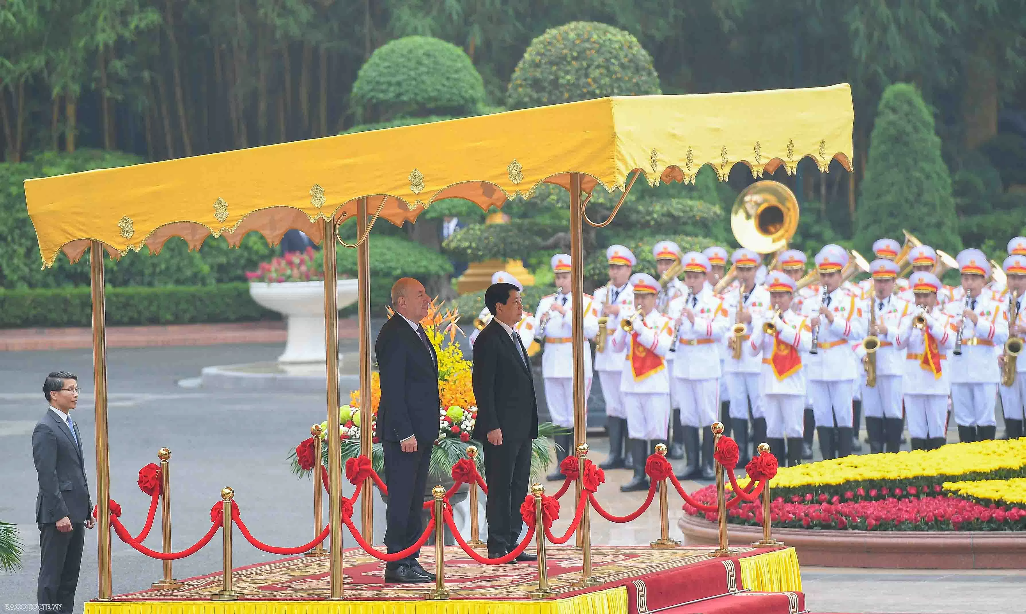 Welcome ceremony held for Hungarian President Sulyok Tamas in Hanoi Welcome ceremony held for Hungarian President Sulyok Tamas in Hanoi
