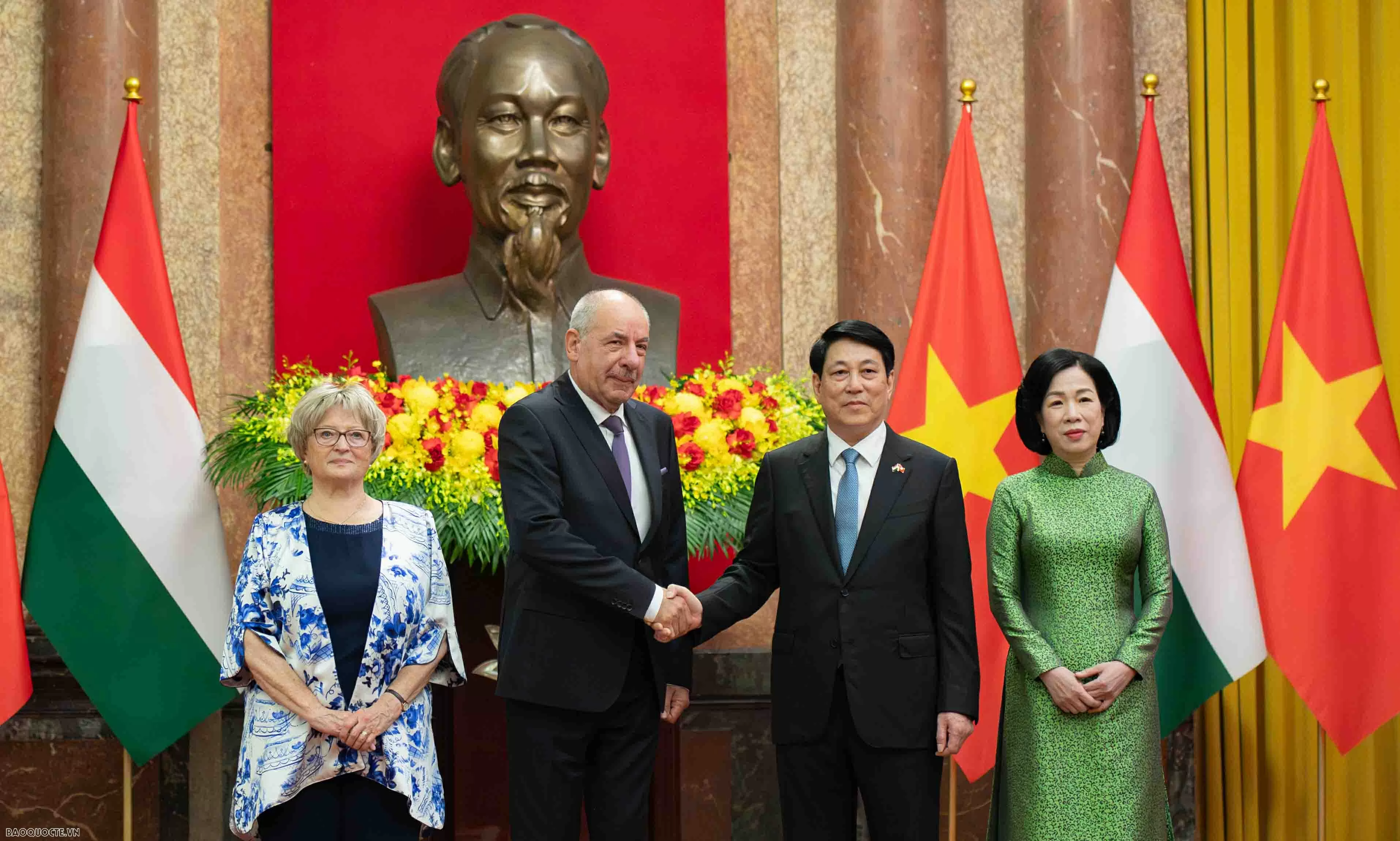 Welcome ceremony held for Hungarian President Sulyok Tamas in Hanoi Welcome ceremony held for Hungarian President Sulyok Tamas in Hanoi