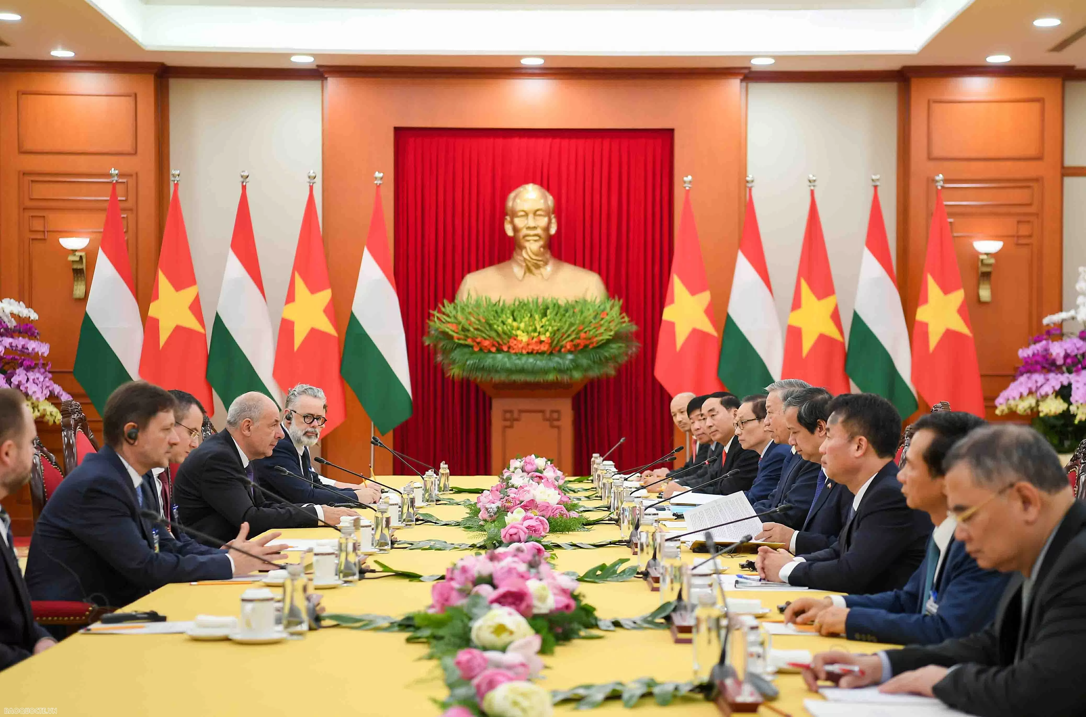 Party General Secretary To Lam welcomes Hungarian President Sulyok Tamas