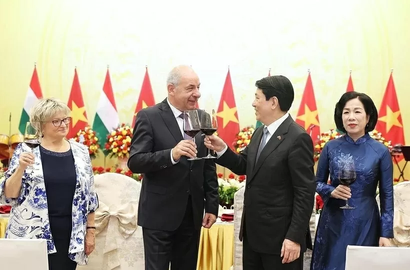 State banquet held in honour of Hungarian President Sulyok Tamas in Hanoi State banquet held in honour of Hungarian President Sulyok Tamas in Hanoi