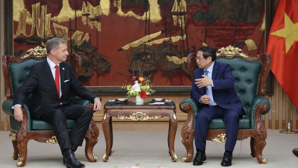 PM receives Excelerate Energy President, calls for U.S. firm’s cooperation in developing LNG hub in Vietnam