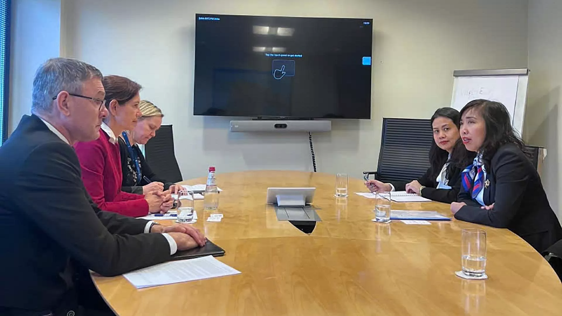 Vietnam and Estonia seek to deepen ties during Deputy Foreign Minister Le Thi Thu Hang’s visit Vietnam and Estonia seek to deepen ties during Deputy Foreign Minister Le Thi Thu Hang’s visit