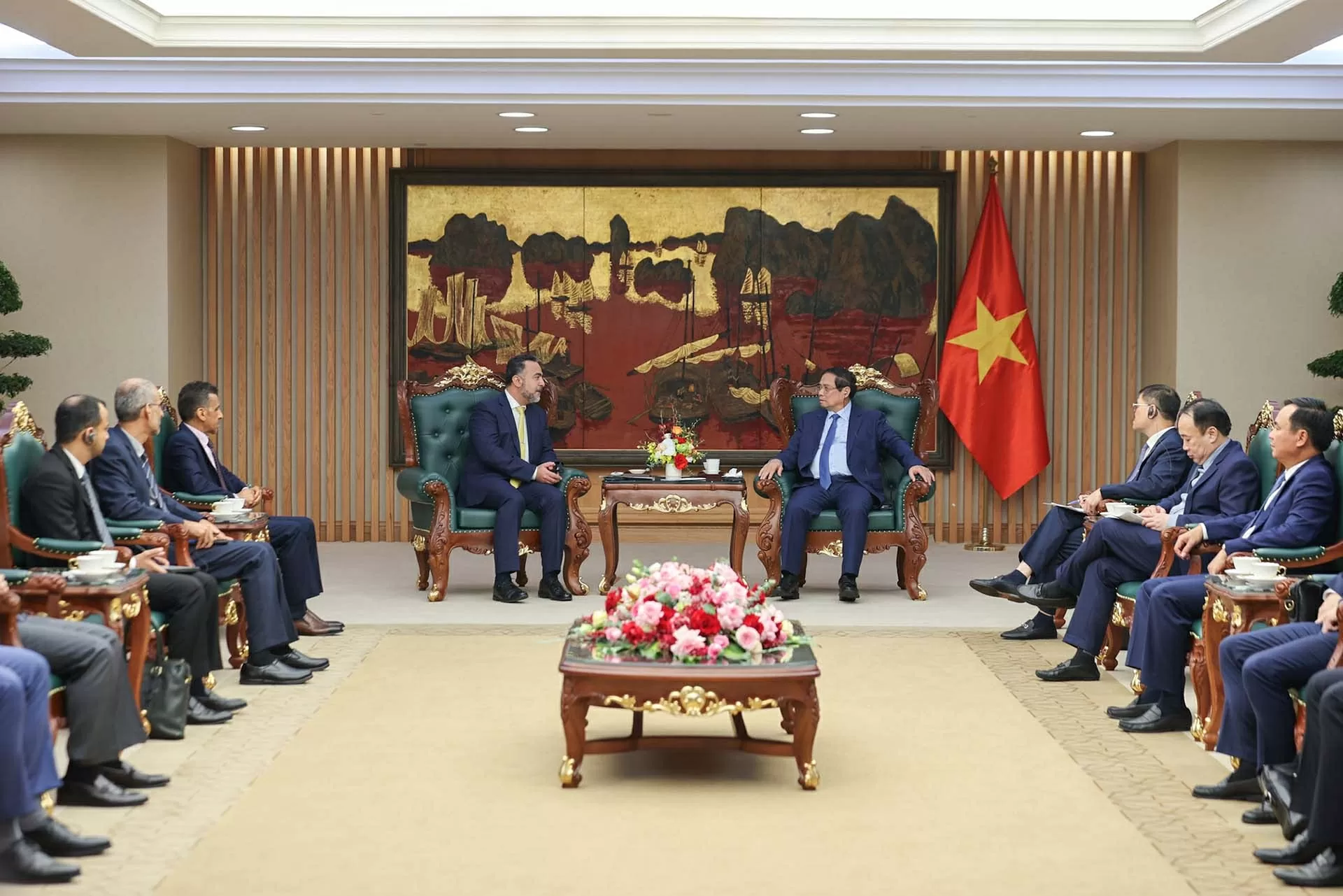 PM Pham Minh Chinh receives Deputy President for Operations of Oman Investment Authority in Hanoi