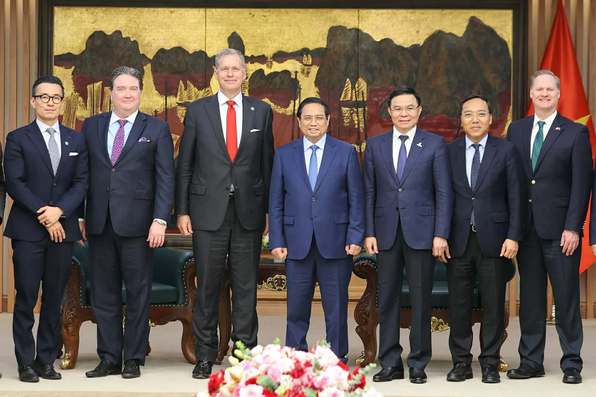 PM receives Excelerate Energy President, calls for U.S. firm’s cooperation in developing LNG hub in Vietnam
