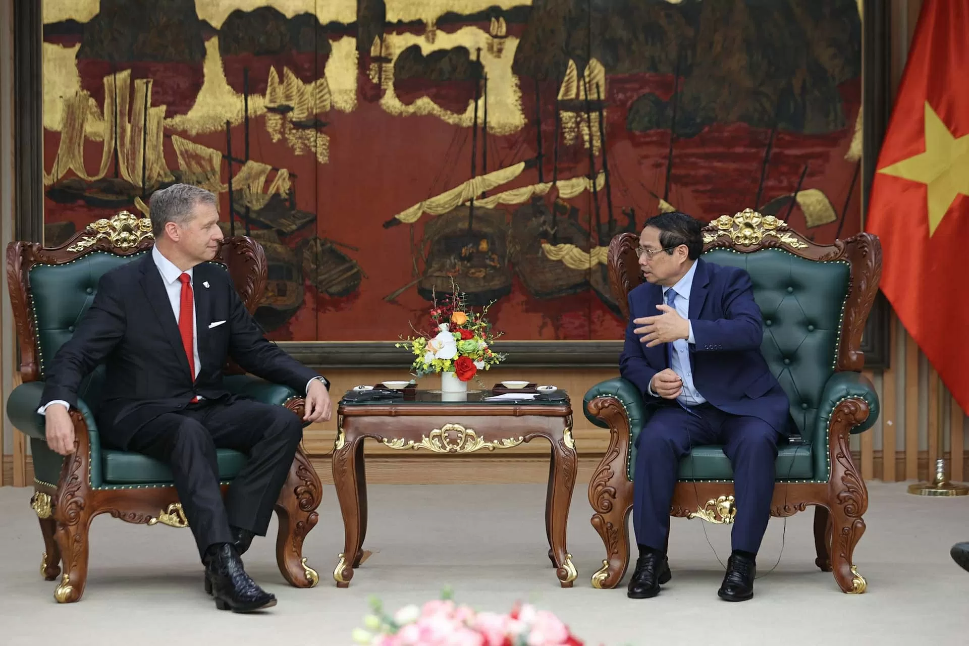 PM receives Excelerate Energy President, calles for US firm’s cooperation in developing LNG hub in Vietnam