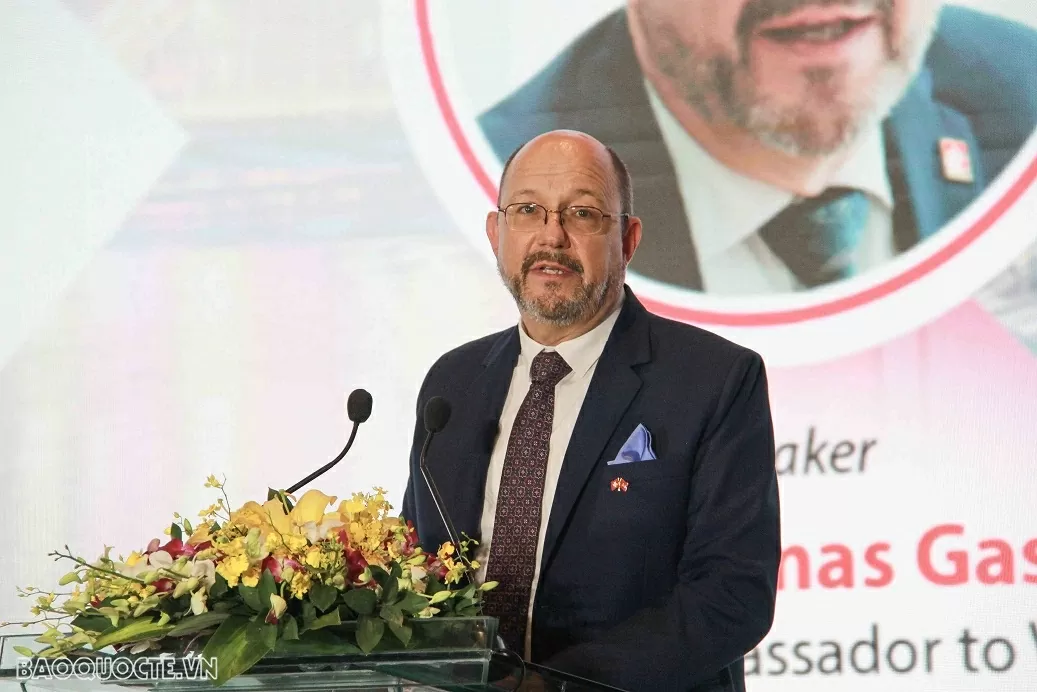 Vietnam–Switzerland Development Cooperation: 35 Years and Beyond Vietnam–Switzerland Development Cooperation: 35 Years and Beyond