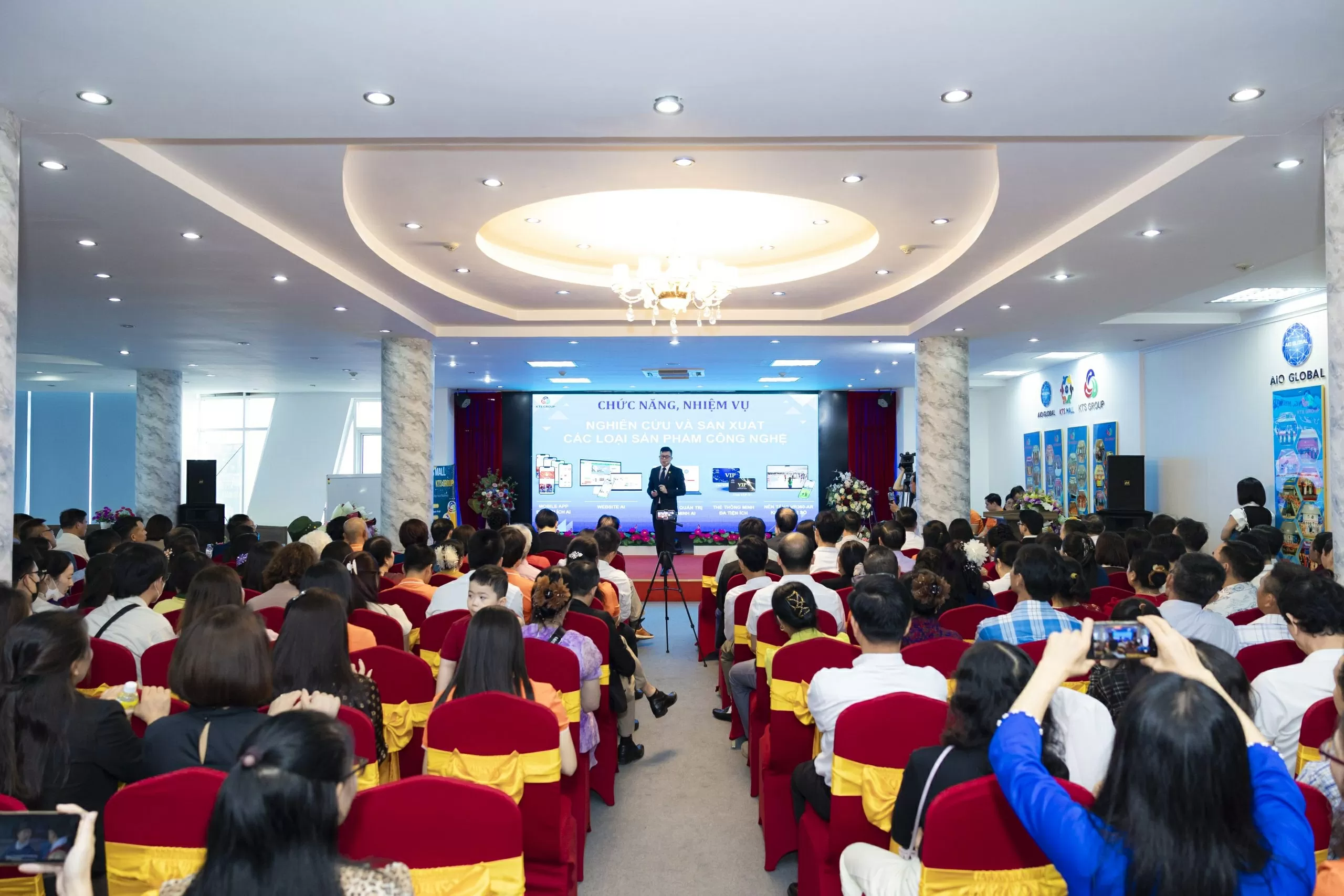 Guests attended the launch ceremony for KTS Group’s new technology products and KTS Mall’s green consumer goods.