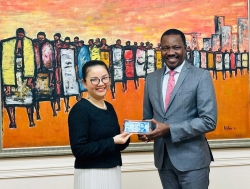 Vietnamese Ambassador meets with Governor of the Central Bank of Mozambique
