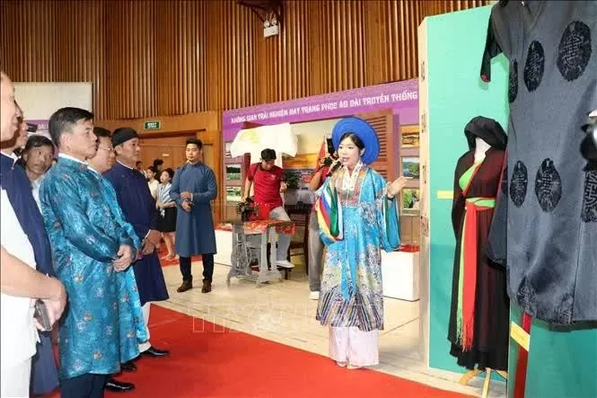 Quang Ninh exhibition highlights evolution of “Ao Dai” throughout history Quang Ninh exhibition highlights evolution of “Ao Dai” throughout history