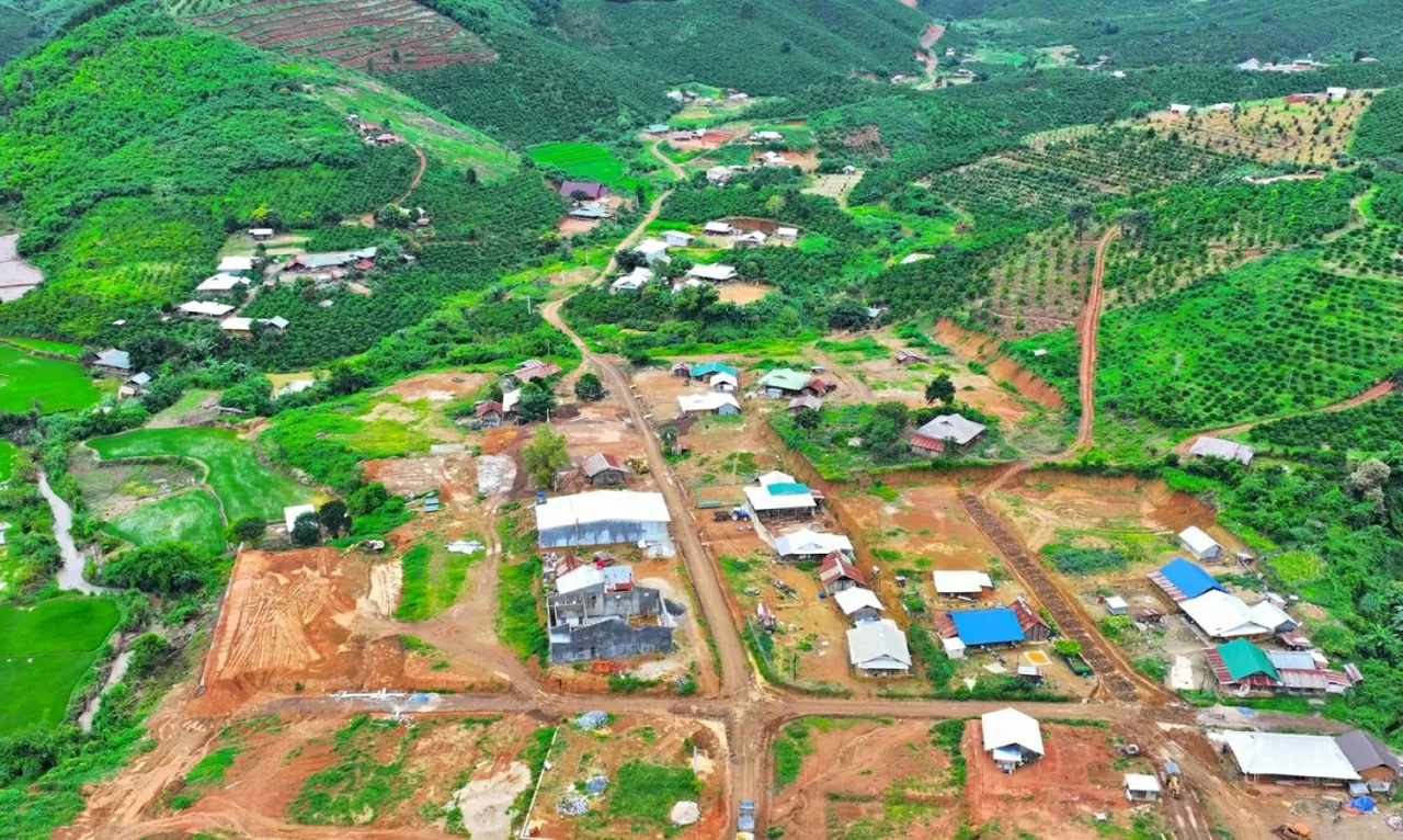 Tiểu khu Đạ M’Pô, xã Liêng S'rônh, huyện Đam Rông với 200 hộ/946 khẩu được bố trí sinh sống ổn định. (Nguồn: Huyện ủy Đam Rông)