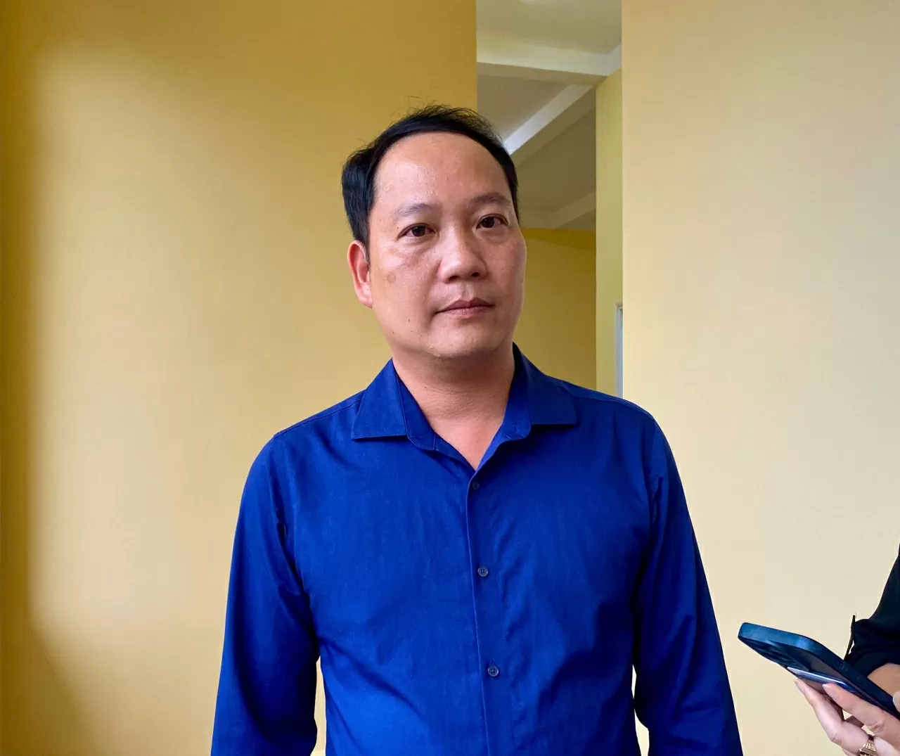 Chủ tịch UBND xã Liêng S'rônh Phạm Văn Diên cho biết, mỗi hộ gia đình tại địa phương có thể có thu nhập hơn 20 triệu/tháng nhờ nghề trồng dâu nuôi tằm. (Ảnh: Xuân Sơn) Chủ tịch UBND xã Liêng S'rônh Phạm Văn Diên cho biết, mỗi hộ gia đình tại địa phương có thể có thu nhập hơn 20 triệu/tháng nhờ nghề trồng dâu nuôi tằm. (Ảnh: Xuân Sơn)