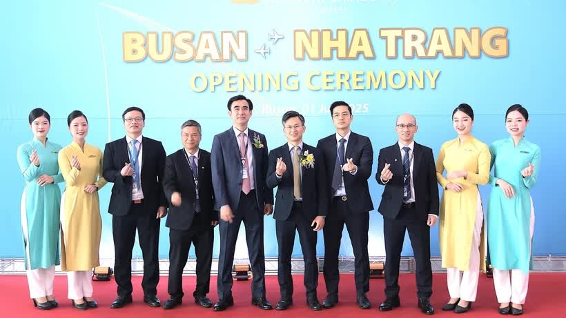 Vietnam Airlines begins direct route linking Nha Trang with Busan