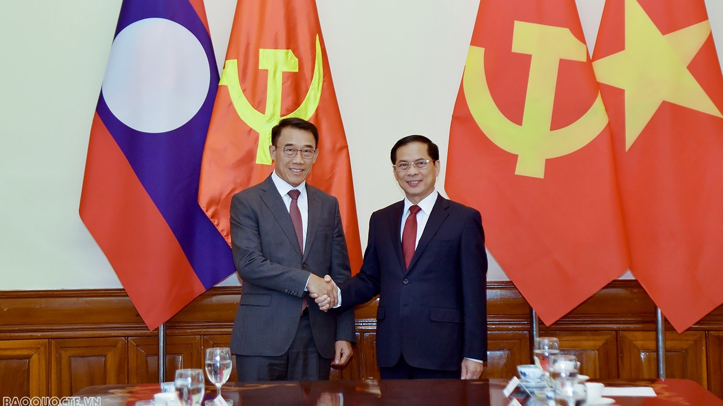 Deputy PM, FM Bui Thanh Son, LPRP official hold talks to further advance Vietnam-Laos relations