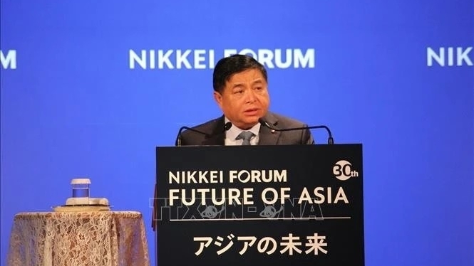 Deputy PM Nguyen Chi Dung puts forth proposals for cooperation at Nikkei Forum "Future of Asia"