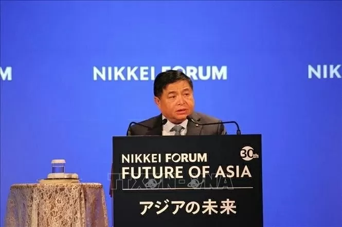 Deputy PM Nguyen Chi Dung puts forth proposals for cooperation at Nikkei Forum "Future of Asia"