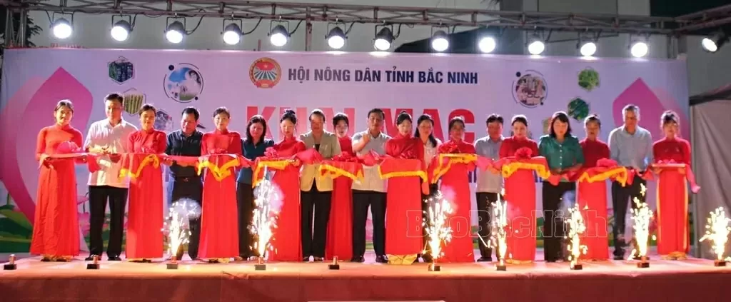 Promoting OCOP and outstanding agricultural products of Bac Ninh at the safe agricultural products Fair