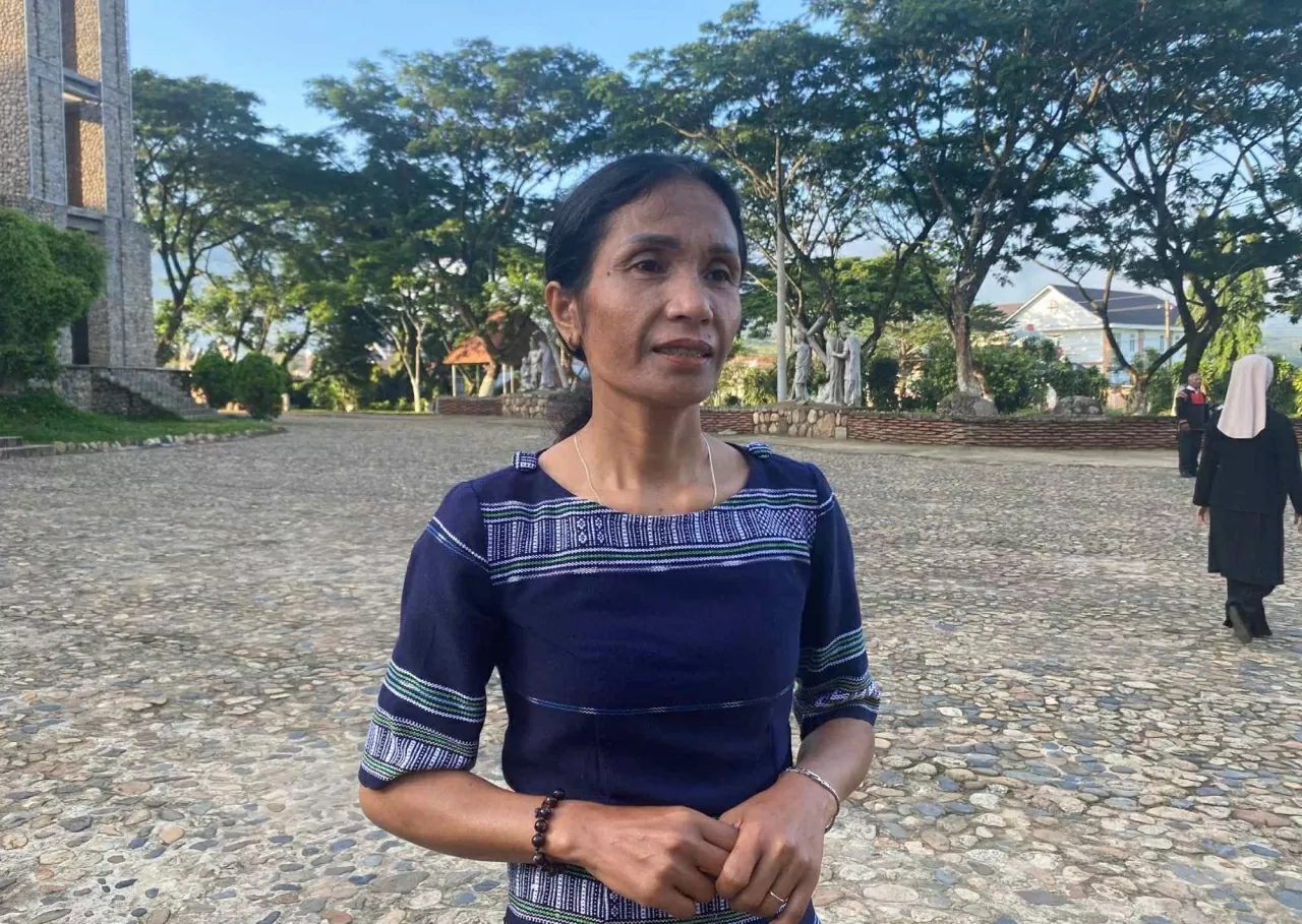 Chị Cil Dina gắn bó với giáo hội và giáo xứ tại Đạ Tông suốt 47 năm. (Ảnh: Xuân Sơn)