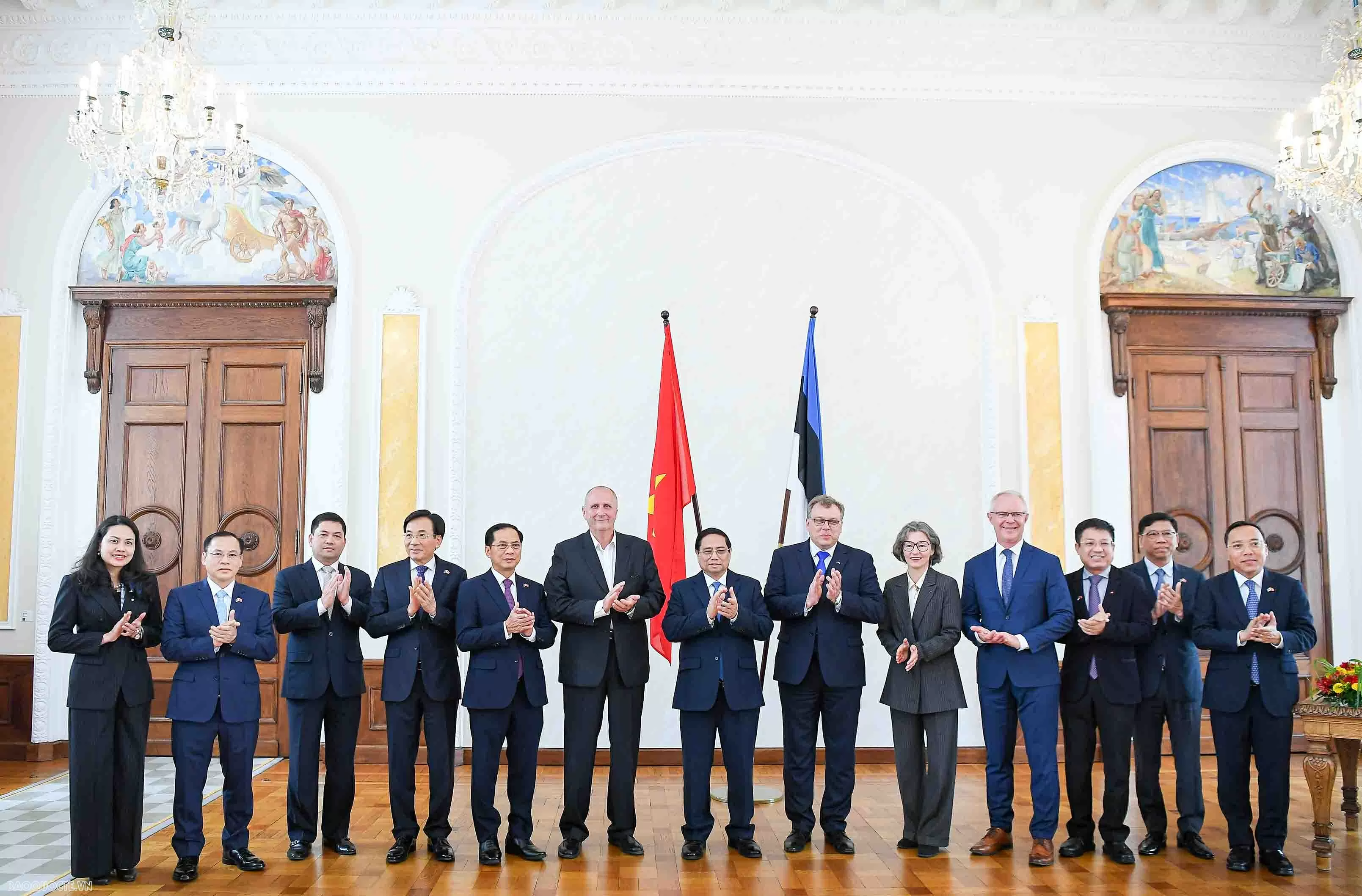 PM Pham Minh Chinh meets President of Estonian Parliament Lauri Hussaras PM Pham Minh Chinh meets President of Estonian Parliament Lauri Hussaras