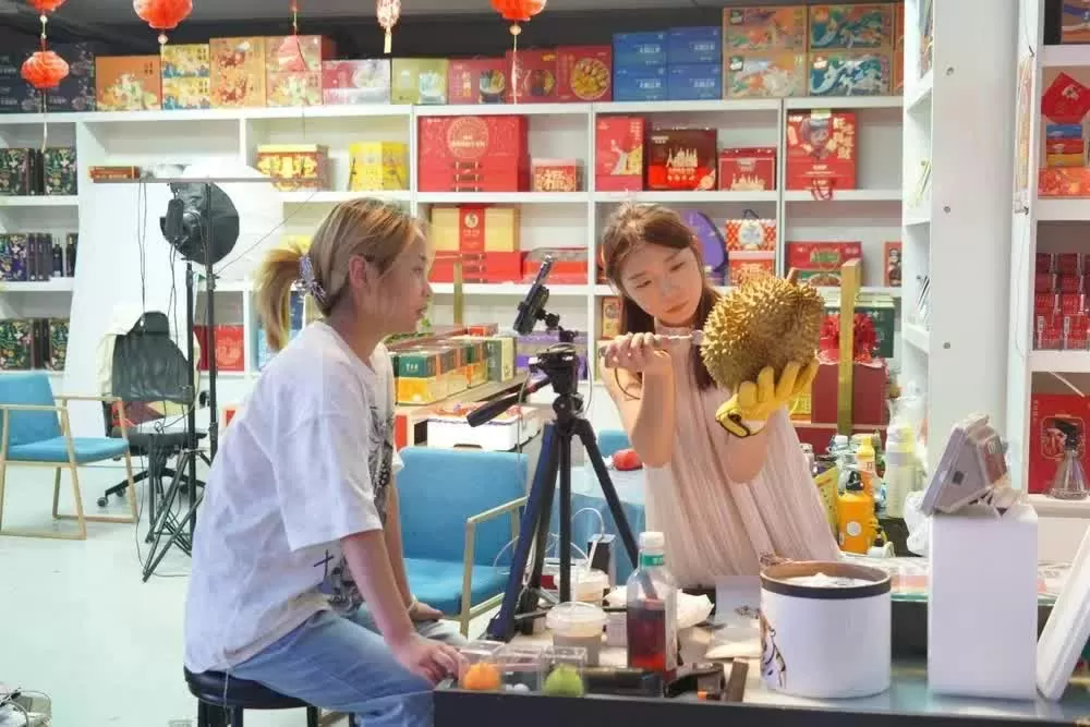 Ambassador Pham Thanh Binh: 'Extended arm' brings Vietnamese agricultural products to the billion-people market Ambassador Pham Thanh Binh: 'Extended arm' brings Vietnamese agricultural products to the billion-people market