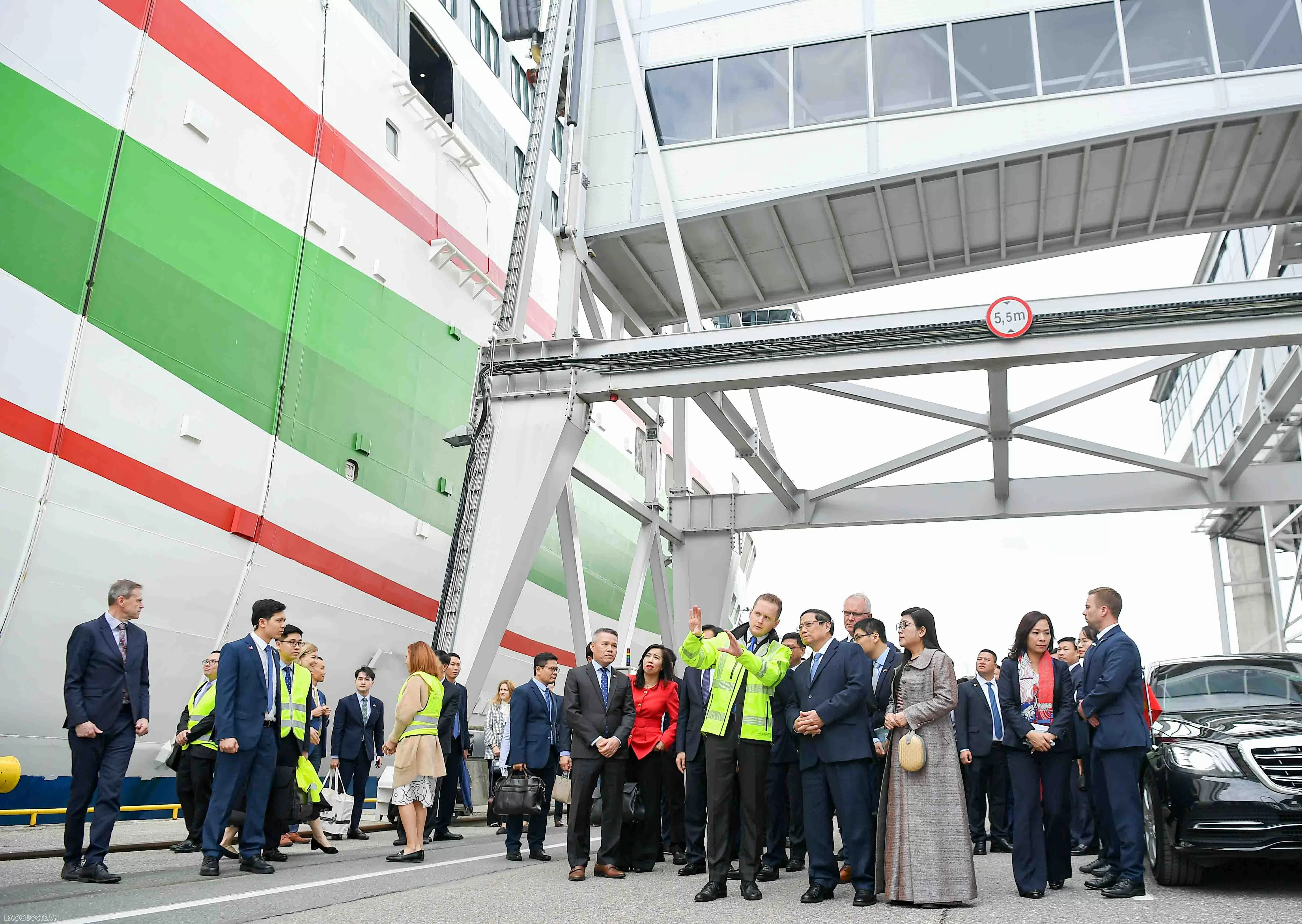 PM explores Estonia’s heritage, port innovation