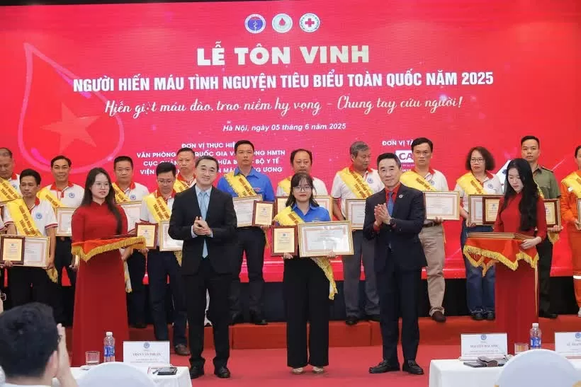 Blood donors honoured for lifesaving contributions Blood donors honoured for lifesaving contributions