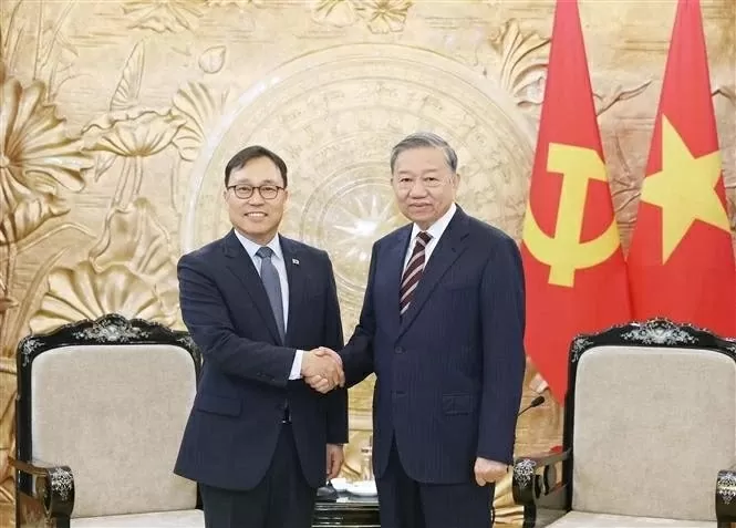 Party chief To Lam receives RoK Ambassador to Vietnam Choi Young-samey, affirming to deeper bilateral ties