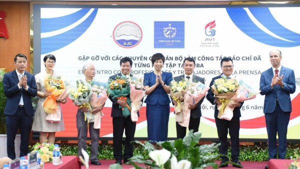 The bridges connecting the two revolutionary presses of Vietnam and Cuba
