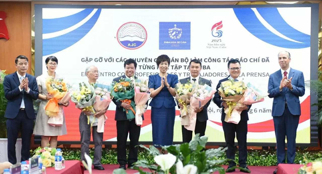 Những người bắc chiếc cầu nối liên lục địa giữa hai nền báo chí cách mạng Việt Nam-Cuba Những người bắc chiếc cầu nối liên lục địa giữa hai nền báo chí cách mạng Việt Nam-Cuba