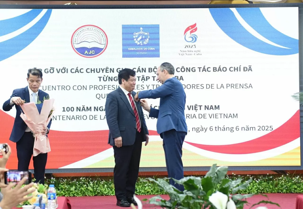 Những người bắc chiếc cầu nối liên lục địa giữa hai nền báo chí cách mạng Việt Nam-Cuba Những người bắc chiếc cầu nối liên lục địa giữa hai nền báo chí cách mạng Việt Nam-Cuba
