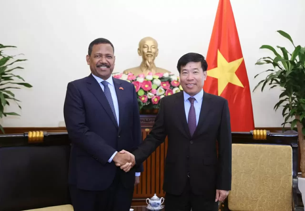 Deputy Minister Nguyen Manh Cuong receives Timor-Leste Ambassador João Pereira