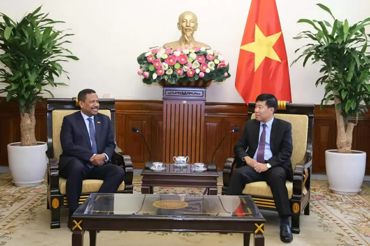 Deputy Minister Nguyen Manh Cuong receives Timor-Leste Ambassador João Pereira