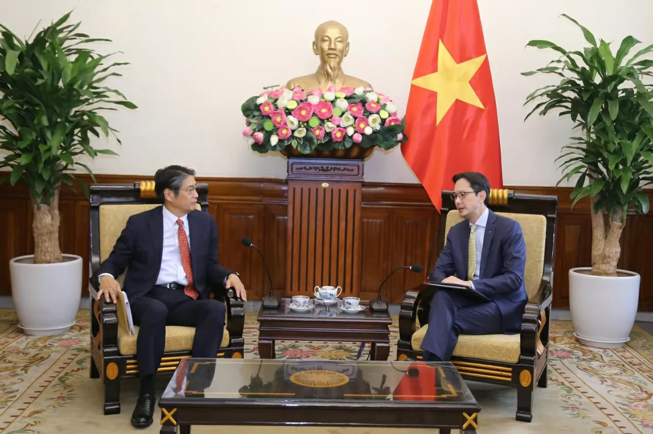Thứ trưởng Đỗ Hùng Việt đã tiếp Đại sứ Đặc mệnh toàn quyền Nhật Bản tại Việt Nam Ito Naoki. (Ảnh: Thành Long) Thứ trưởng Đỗ Hùng Việt đã tiếp Đại sứ Đặc mệnh toàn quyền Nhật Bản tại Việt Nam Ito Naoki. (Ảnh: Thành Long)