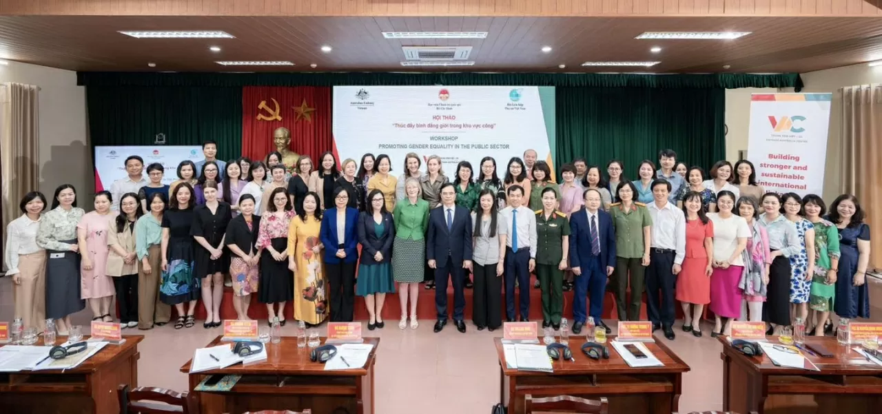 Delegates at the workshop titled “Promoting gender equality in the public sector.” (Photo: Australian Embassy in Vietnam) Delegates at the workshop titled “Promoting gender equality in the public sector.” (Photo: Australian Embassy in Vietnam)