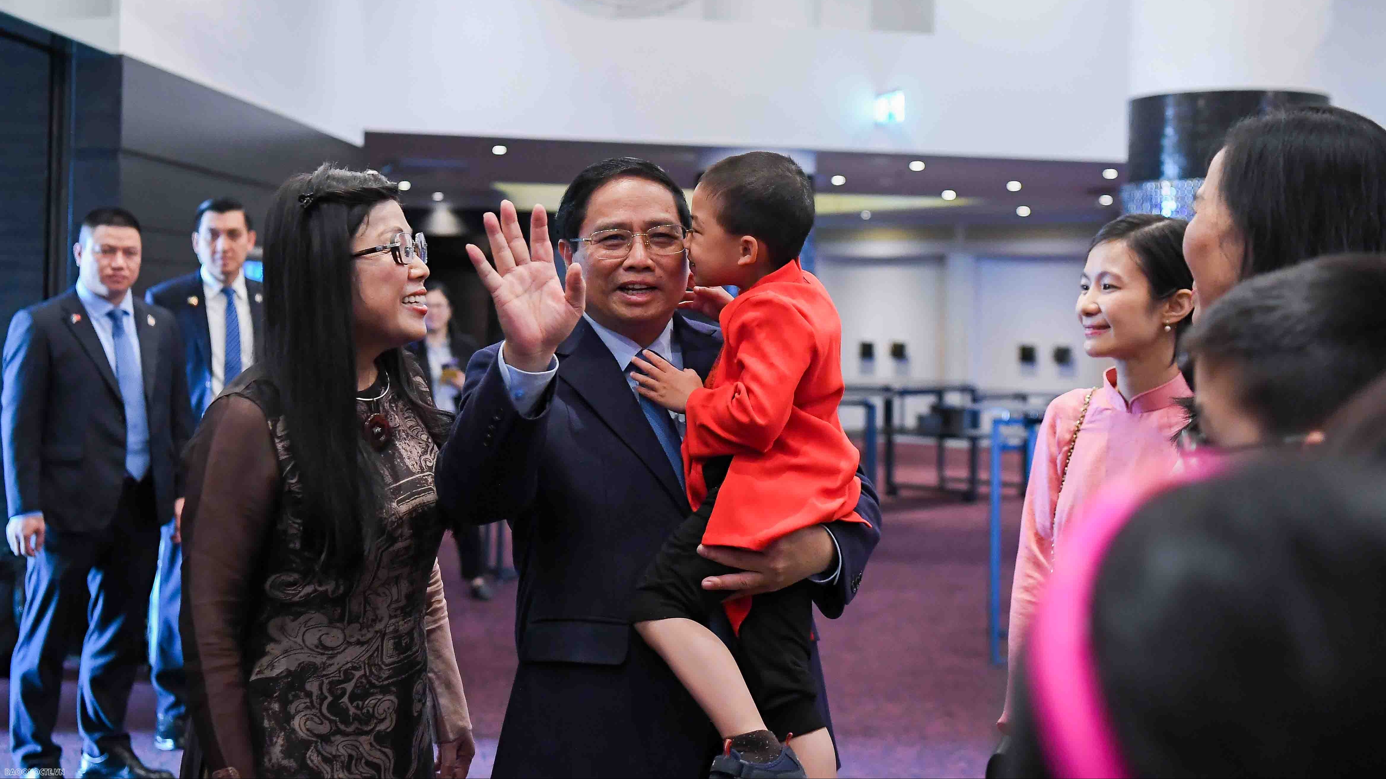 PM urges greater solidarity among Vietnamese community in Estonia