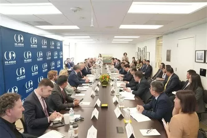 At a roundtable between the delegation of Vietnam's Ministry of Agriculture and Environment and the US-ASEAN Business Council (USABC) on June 6. (Photo: VNA)