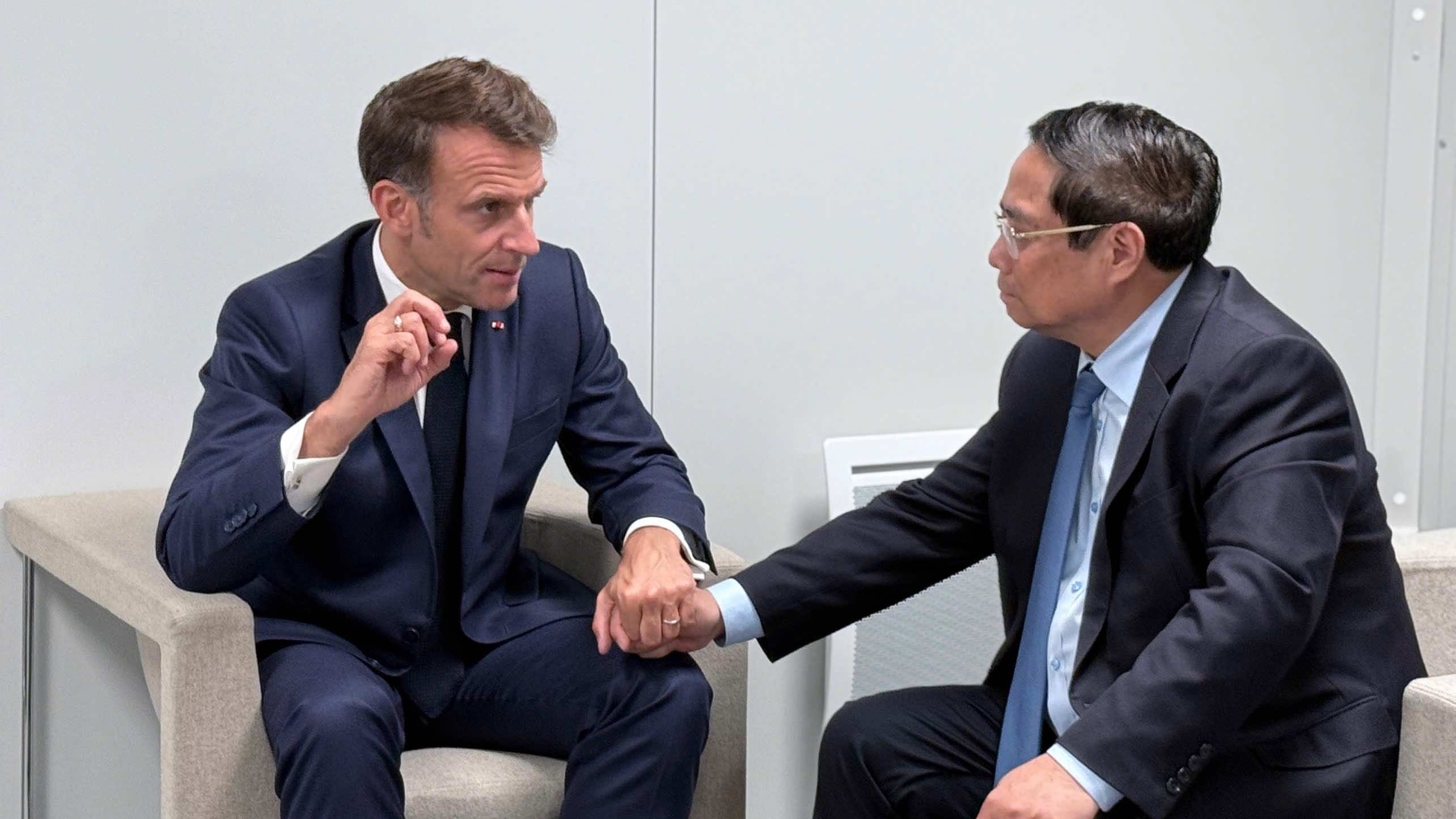 PM Pham Minh Chinh meets with French President Emmanuel Macron on occasion of UNOC in Nice
