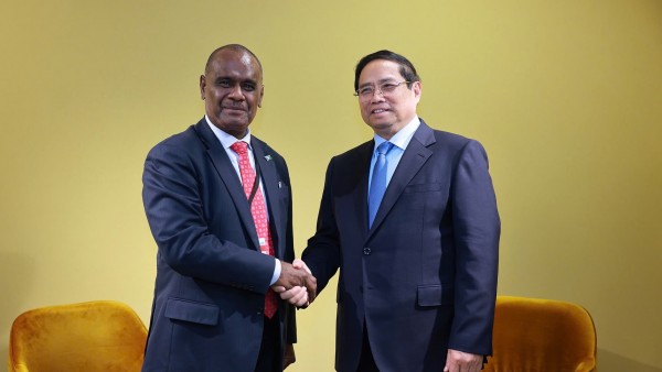 Prime Minister Pham Minh Chinh and Prime Minister of Solomon Islands pledge stronger ties on UNOC 3 occasion