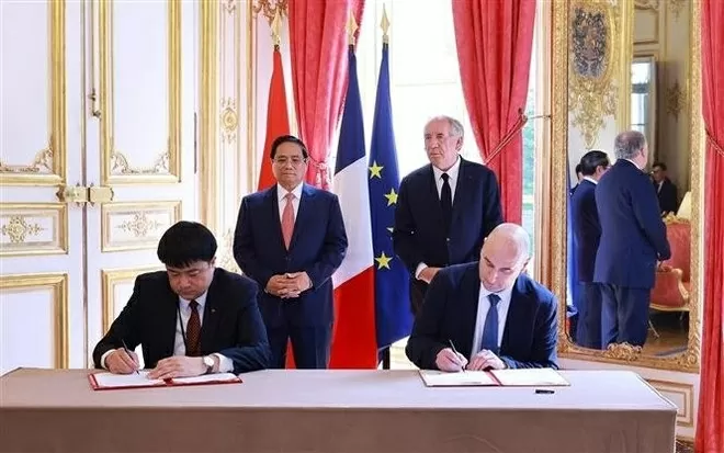 Prime Minister Pham Minh Chinh and French Prime Minister Francois Bayrou hold talks in Paris Prime Minister Pham Minh Chinh and French Prime Minister Francois Bayrou hold talks in Paris