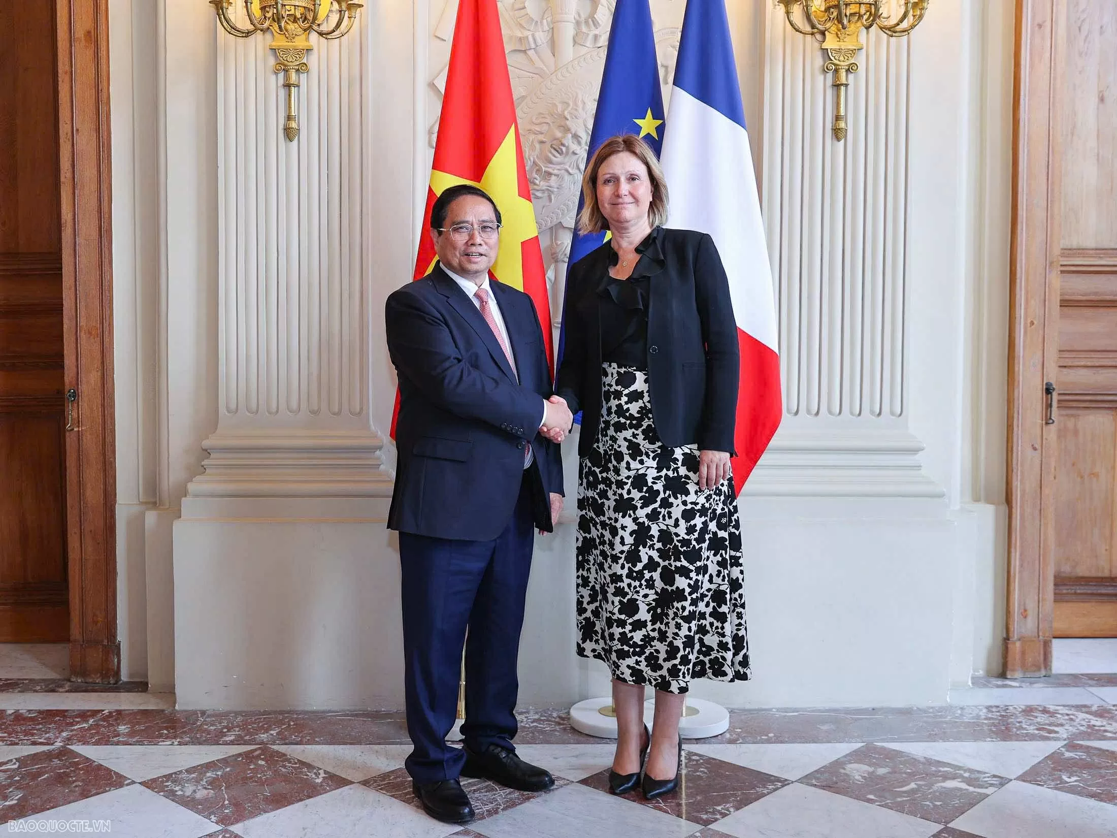 Prime Minister Pham Minh Chinh and President of the French National Assembly hold meeting in Paris