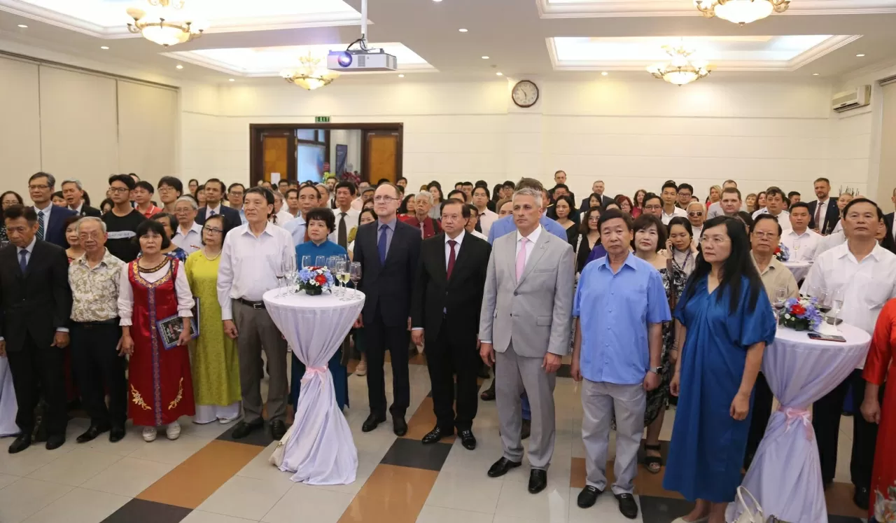 Celebrations marking the 35th anniversary of Russia Day held in Hanoi Celebrations marking the 35th anniversary of Russia Day held in Hanoi
