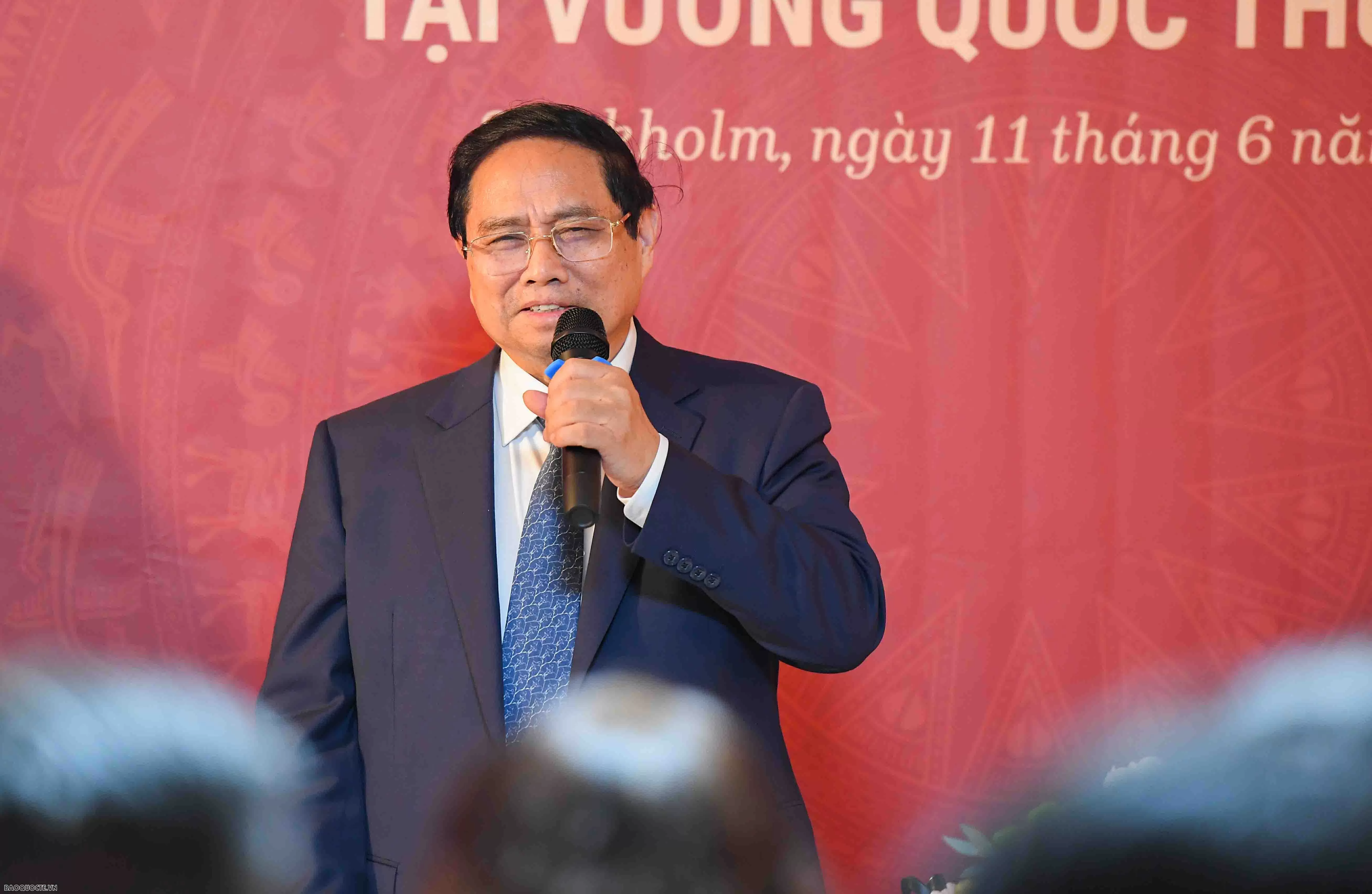 Prime Minister Pham Minh Chinh meets with Vietnamese community in Sweden
