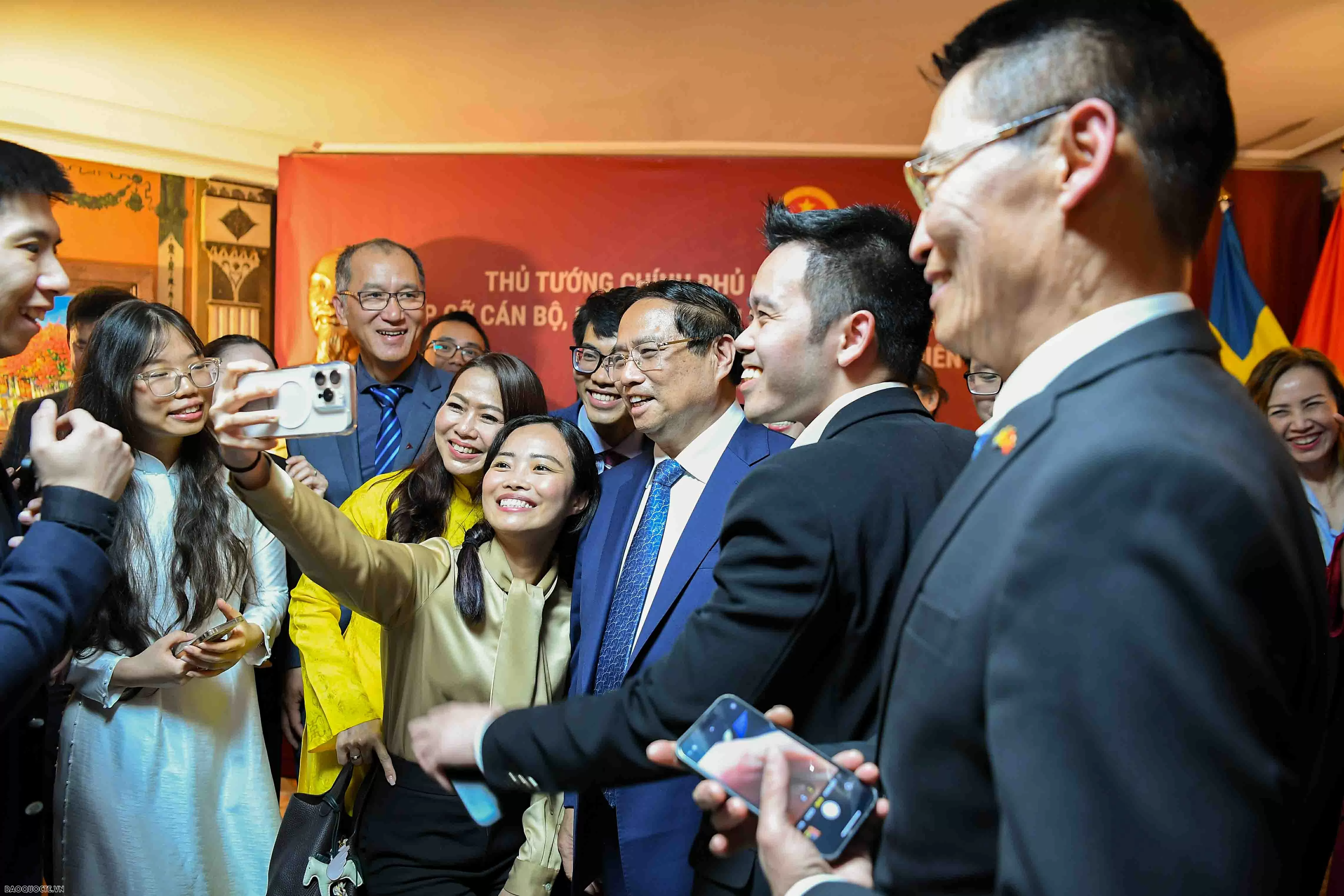 Prime Minister Pham Minh Chinh meets with Vietnamese community in Sweden Prime Minister Pham Minh Chinh meets with Vietnamese community in Sweden
