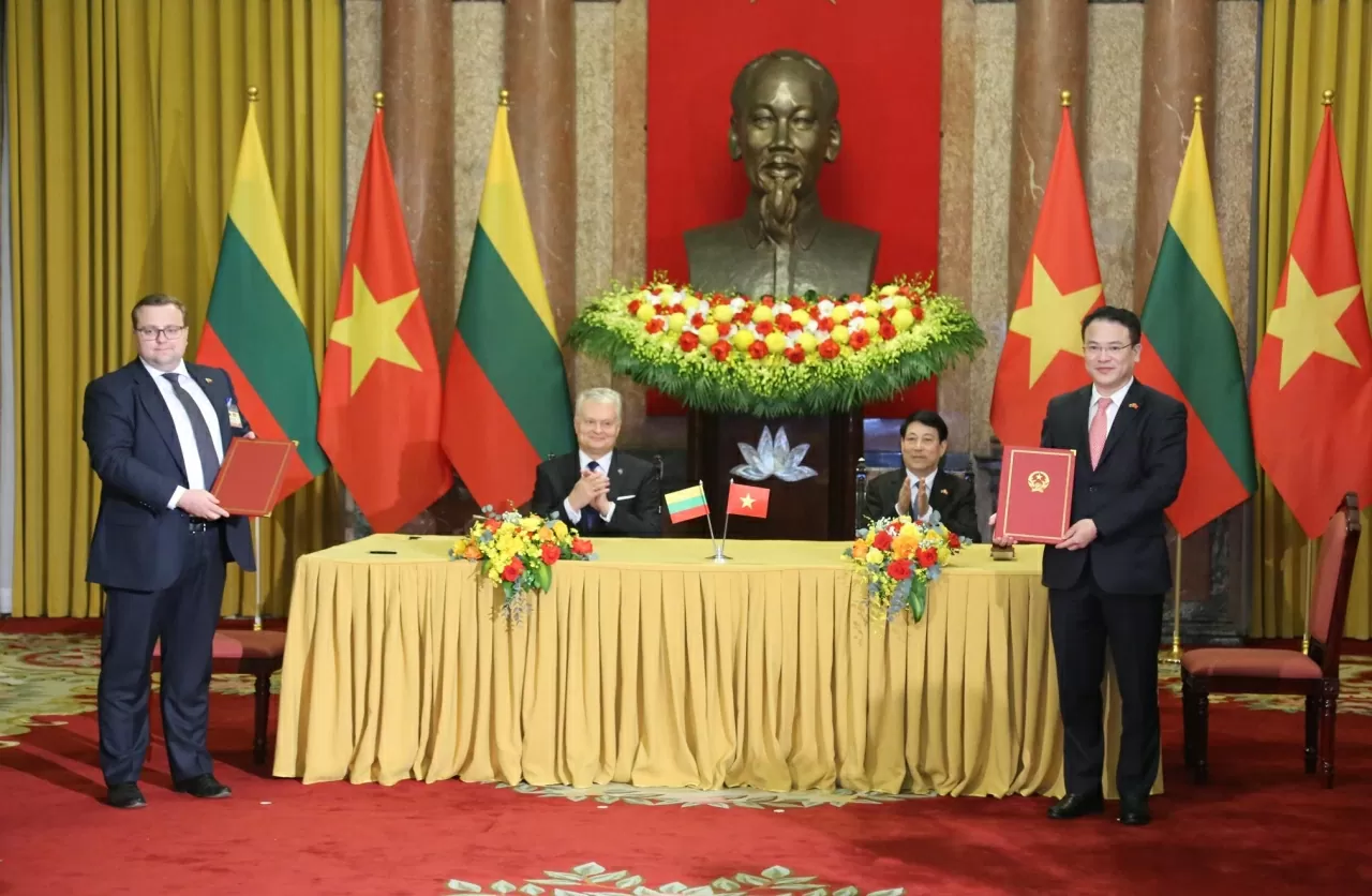 A strong sense of self-confidence on the faces of the Vietnamese people gives me confidence in Vietnam’s future: Lithuania’s President A strong sense of self-confidence on the faces of the Vietnamese people gives me confidence in Vietnam’s future: Lithuania’s President